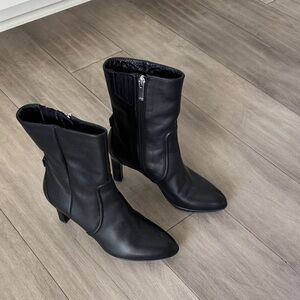 Aquatila leather Black Women's Boots made in Italy- size 7